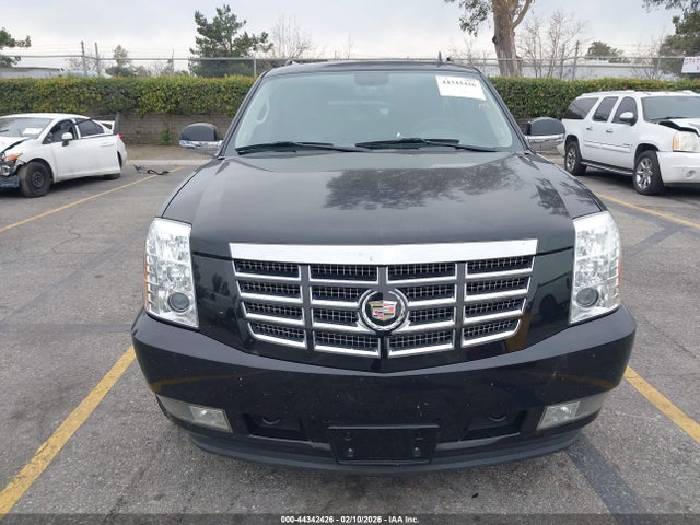 Продажа на аукционе авто 2011 Cadillac Escalade Esv Premium, vin: 1GYS4JEF7BR136246, номер лота: 44342426