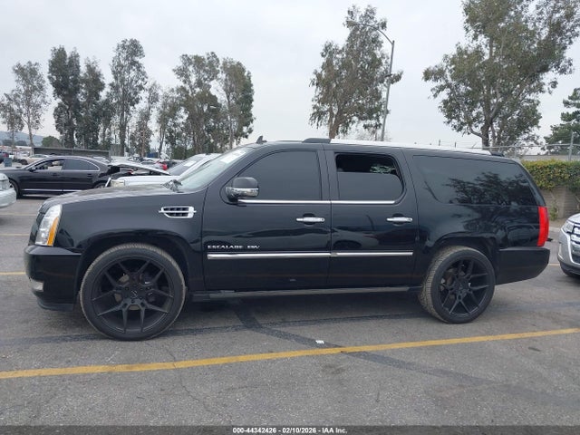 Продажа на аукционе авто 2011 Cadillac Escalade Esv Premium, vin: 1GYS4JEF7BR136246, номер лота: 44342426
