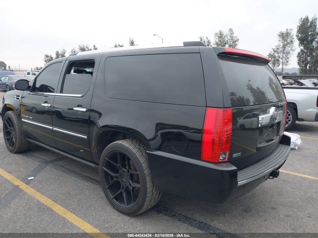 2011 CADILLAC ESCALADE ESV 1GYS4JEF7BR136246 Photo 2