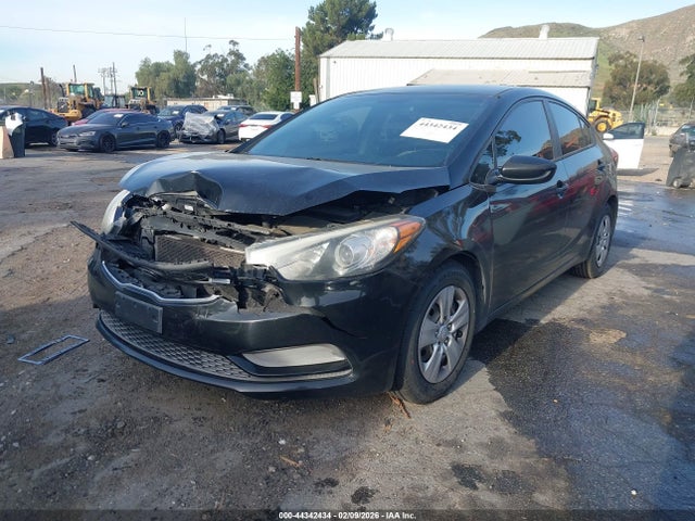 KIA FORTE LX 2015 KNAFK4A68F5425862 Image 2