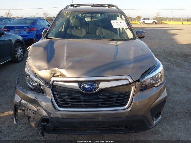 Subaru Forester Premium 2019 JF2SKAGC3KH507201 Image 12