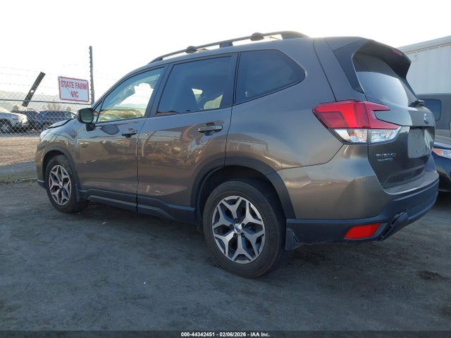 Subaru Forester Premium 2019 JF2SKAGC3KH507201 Image 3