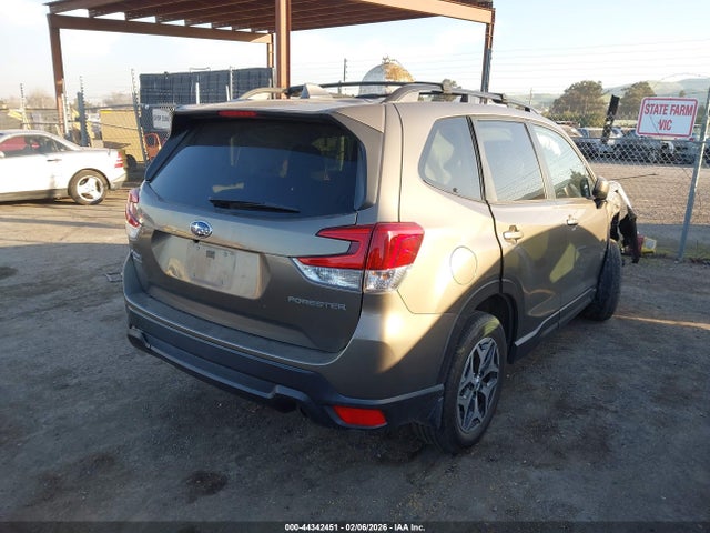 Subaru Forester Premium 2019 JF2SKAGC3KH507201 Image 4
