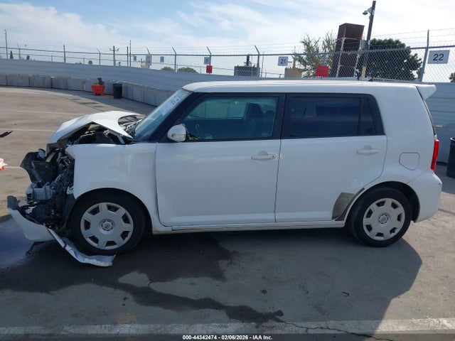 Scion Xb Release Series 2014 JTLZE4FE7EJ060219 Image 14