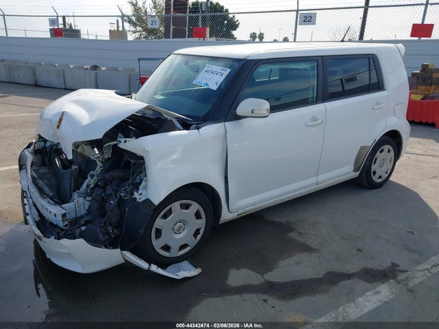 Scion Xb Release Series 2014 JTLZE4FE7EJ060219 Image 2