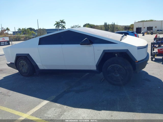 2025 Tesla Cybertruck All-wheel Drive მანქანა იყიდება აუქციონზე, vin: 7G2CEHED7SA074376, აუქციონის ნომერი: 44342518