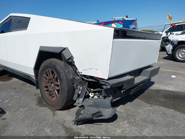 2025 Tesla Cybertruck All-wheel Drive მანქანა იყიდება აუქციონზე, vin: 7G2CEHED7SA074376, აუქციონის ნომერი: 44342518