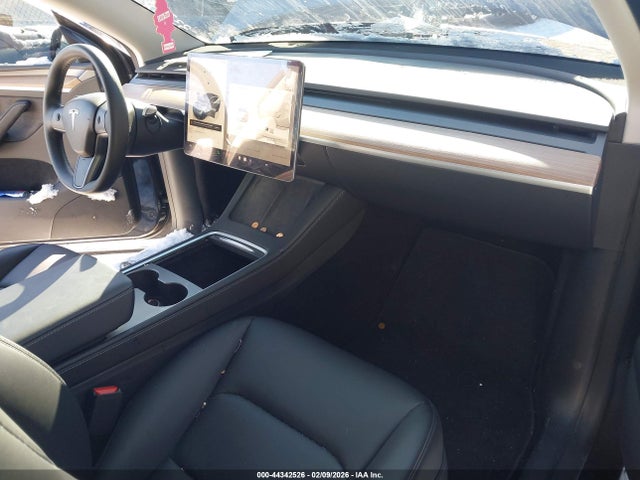 2025 TESLA MODEL Y 7SAYGDEE4SA337897 Photo 4