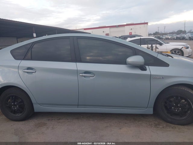 JTDKN3DU0F1999912 Toyota Prius Two