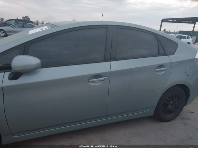 JTDKN3DU0F1999912 Toyota Prius Two