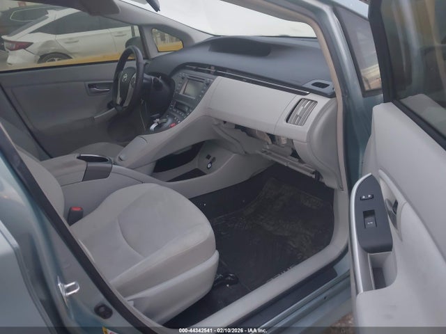 JTDKN3DU0F1999912 Toyota Prius Two