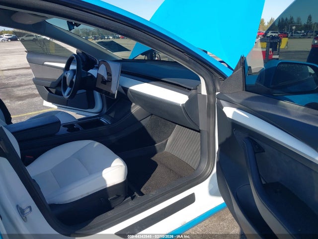 2023 TESLA MODEL 3 5YJ3E1EA4PF643792 Photo 4