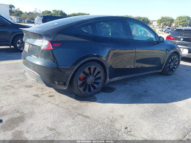 2023 TESLA MODEL Y 7SAYGDEF8PF662376 Photo 3