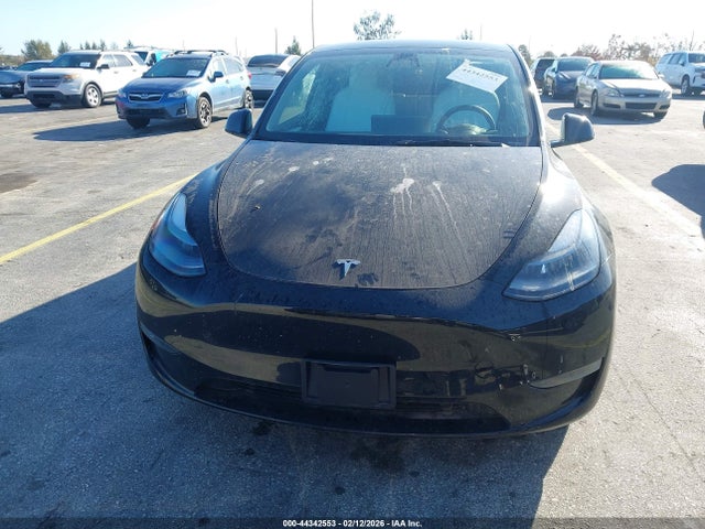 2023 TESLA MODEL Y 7SAYGDEF8PF662376 Photo 5