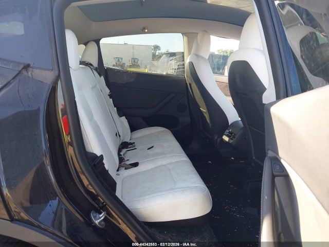 2023 TESLA MODEL Y 7SAYGDEF8PF662376 Photo 7