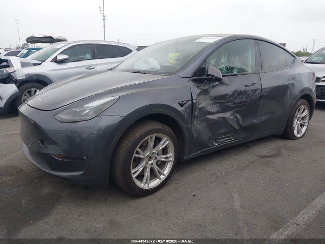 Продажа на аукционе авто 2023 Tesla Model Y Awd/long Range Dual Motor All-wheel Drive, vin: 7SAYGAEEXPF895729, номер лота: 44342572
