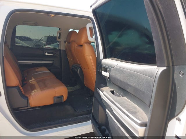 5TFEM5F1XGX107825 Toyota Tundra Sr5 4.6l V8