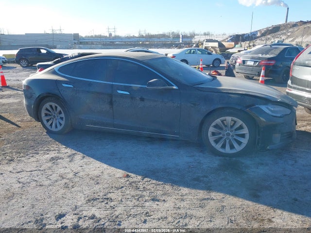 Продажа на аукционе авто 2016 Tesla Model S 60d/70d/75d/85d/90d, vin: 5YJSA1E27GF168591, номер лота: 44342587