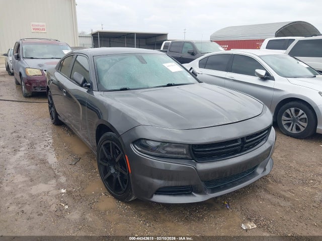 44342615 :رقم المزاد ، 2C3CDXBG3FH748268 vin ، 2015 Dodge Charger Se مزاد بيع