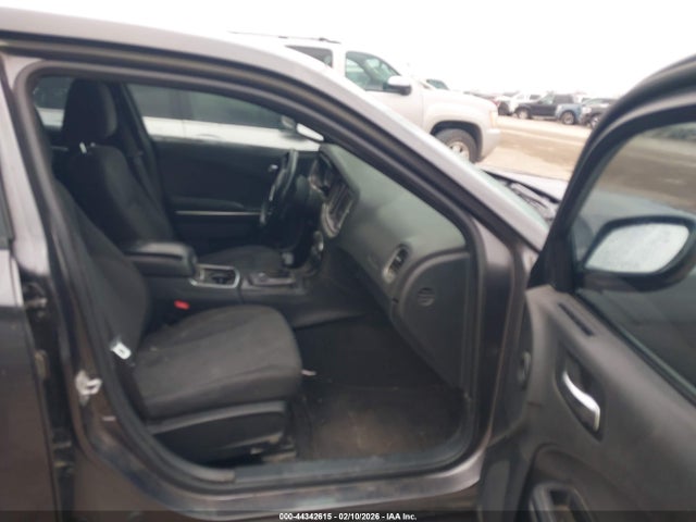 44342615 :رقم المزاد ، 2C3CDXBG3FH748268 vin ، 2015 Dodge Charger Se مزاد بيع