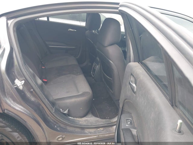 44342615 :رقم المزاد ، 2C3CDXBG3FH748268 vin ، 2015 Dodge Charger Se مزاد بيع