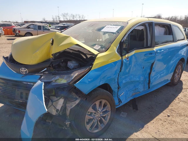 2021 TOYOTA SIENNA 5TDKRKEC9MS044286 Photo 5