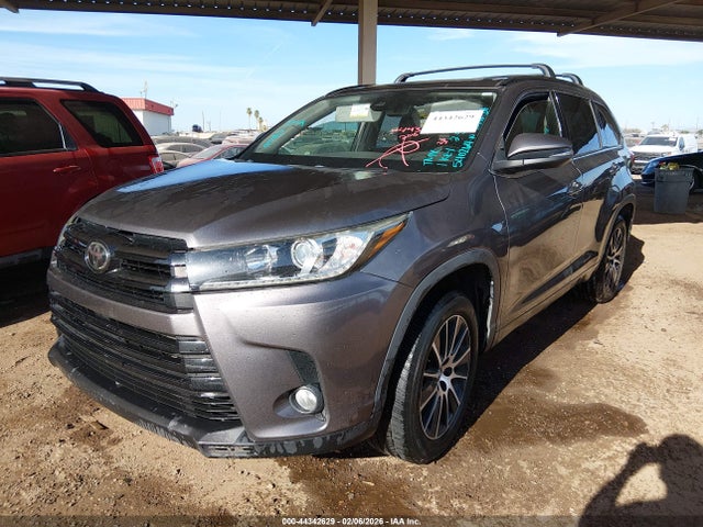 5TDKZRFH5JS540264 Toyota Highlander Se