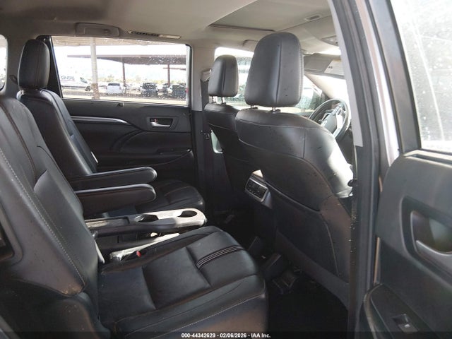 5TDKZRFH5JS540264 Toyota Highlander Se