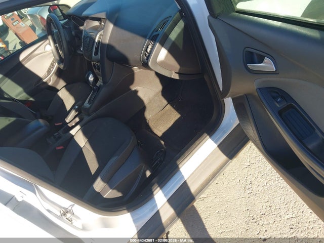 Ford FOCUS SE 2014 1FADP3F23EL439826 Image 5