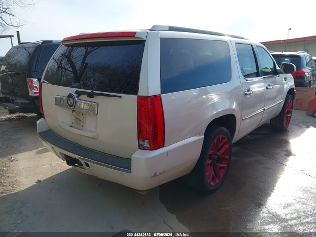 2008 CADILLAC ESCALADE ESV 1GYFK66818R261787 Photo 3