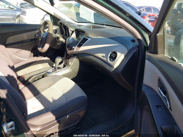 1G1PA5SG5E7202505 Chevrolet Cruze Ls Auto