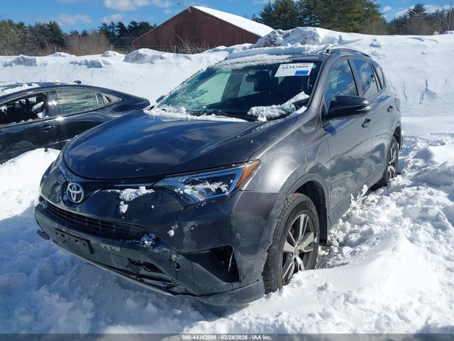 Toyota Rav4 Xle 2016 JTMRFREV3GJ076086 Image 2