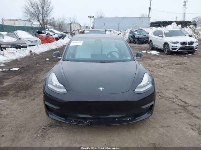 Tesla Model 3 Long Range/performance 2018 5YJ3E1EB2JF085439 Image 12
