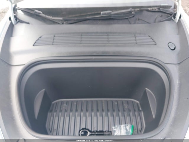 2024 TESLA MODEL Y 7SAYGAEE1RF201190 Photo 9