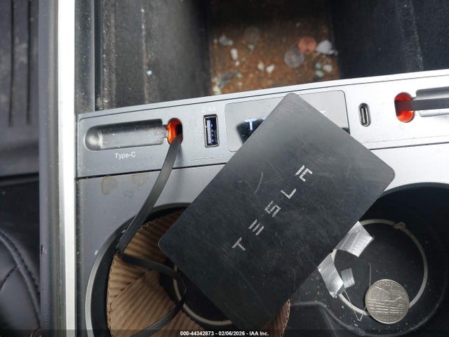 2024 TESLA MODEL Y 7SAYGAEE1RF201190 Photo 10