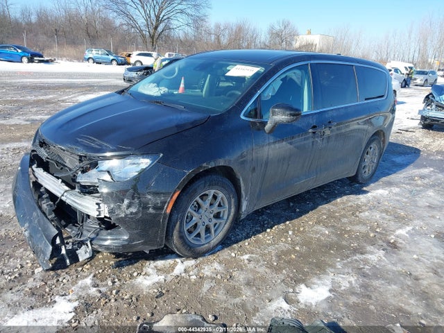 2024 CHRYSLER VOYAGER 2C4RC1CG9RR101327 Photo 1