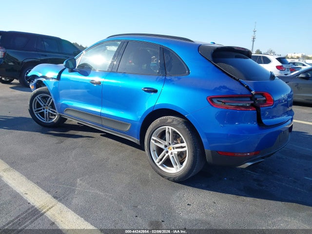 2018 PORSCHE MACAN WP1AA2A58JLB02409 Photo 2