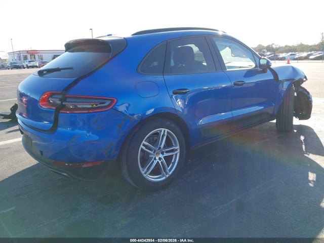 2018 PORSCHE MACAN WP1AA2A58JLB02409 Photo 3