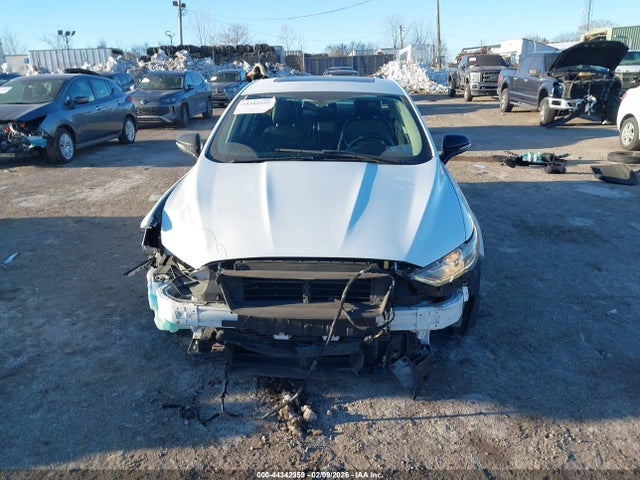 3FA6P0H95HR346104 Ford FUSION SE