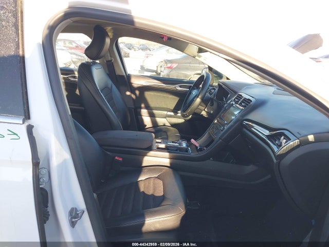 3FA6P0H95HR346104 Ford FUSION SE
