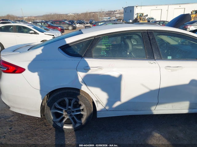 3FA6P0H95HR346104 Ford FUSION SE