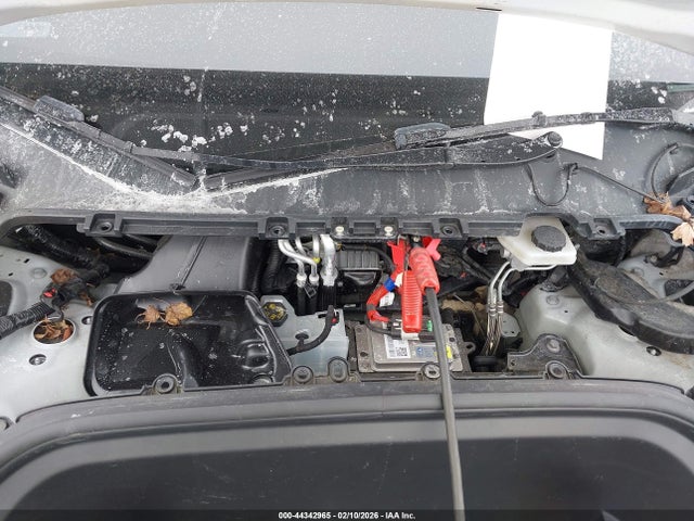 2024 TESLA MODEL Y 7SAYGDEE1RA260402 Photo 9