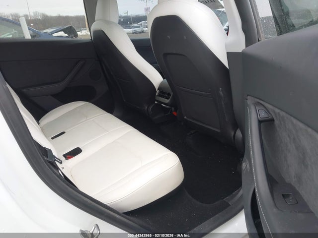2024 TESLA MODEL Y 7SAYGDEE1RA260402 Photo 7