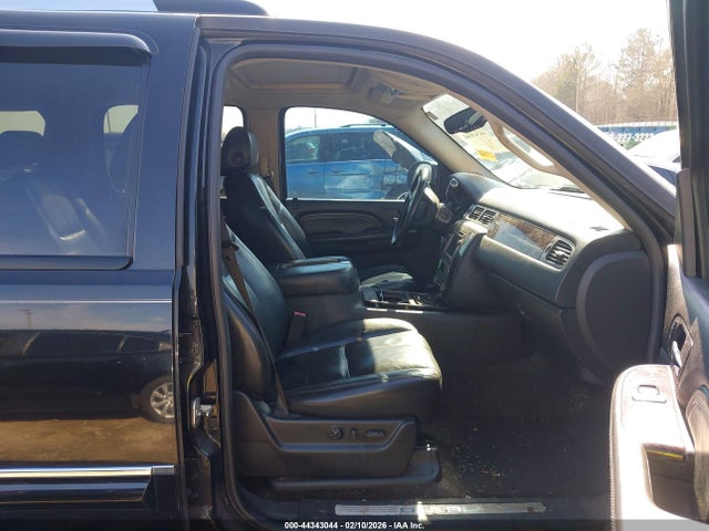 44343044 :رقم المزاد ، 1GKFK66817J250926 vin ، 2007 Gmc Yukon Xl 1500 Denali مزاد بيع