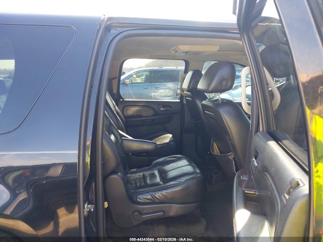 44343044 :رقم المزاد ، 1GKFK66817J250926 vin ، 2007 Gmc Yukon Xl 1500 Denali مزاد بيع