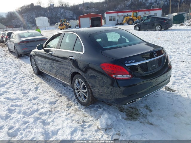 44343193 :رقم المزاد ، 55SWF4KB6HU206711 vin ، 2017 Mercedes-benz C 300 4matic/luxury 4matic/sport 4matic مزاد بيع