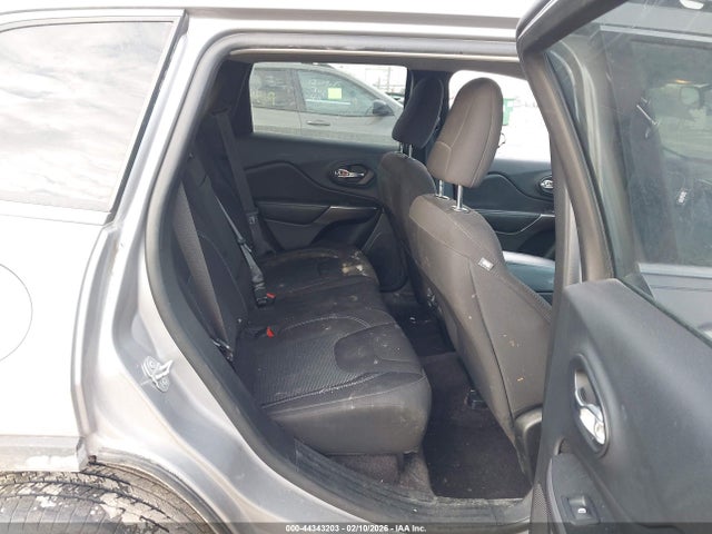 44343203 :رقم المزاد ، 1C4PJLCB0KD134383 vin ، 2019 Jeep Cherokee Latitude Fwd مزاد بيع