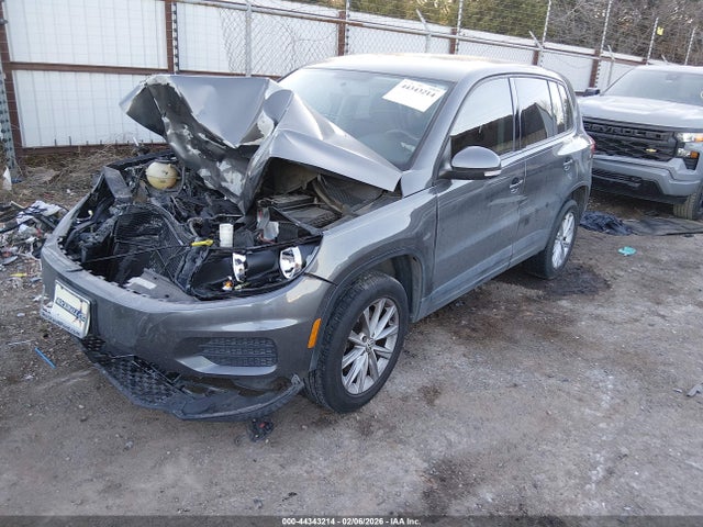 2017 Volkswagen Tiguan 2.0t/2.0t S მანქანა იყიდება აუქციონზე, vin: WVGAV7AX6HK049256, აუქციონის ნომერი: 44343214