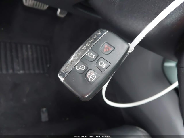 SALYL2RX0JA753456 Land Rover Range Rover Velar P250 Se R-dynamic