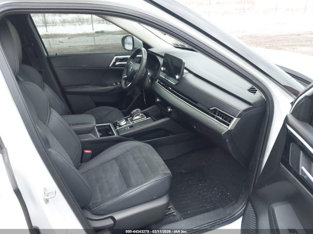 2023 MITSUBISHI OUTLANDER JA4J4UA81PZ011741 Photo 4